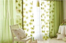 選擇窗簾色調(diào)有講究，炎炎夏日給你不一樣的清涼