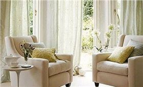 選擇窗簾色調(diào)有講究，炎炎夏日給你不一樣的清涼